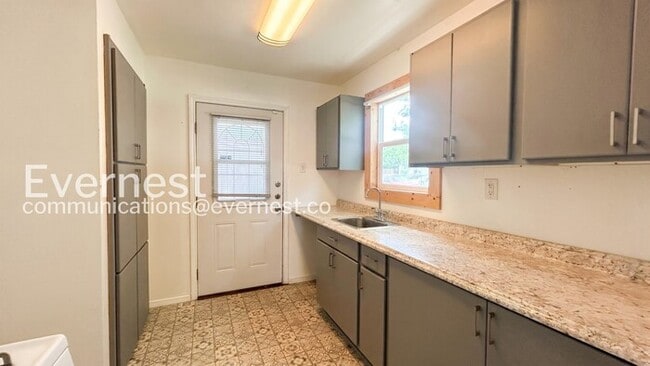 Photo - 118 Cravens Ave