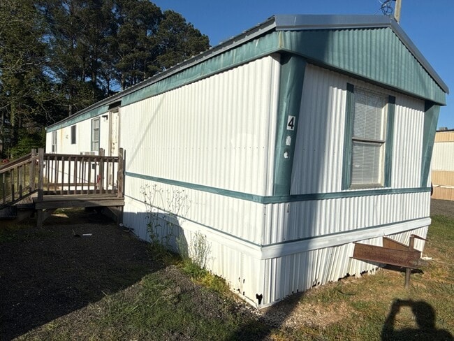 Building Photo - 80 Redwood Ln