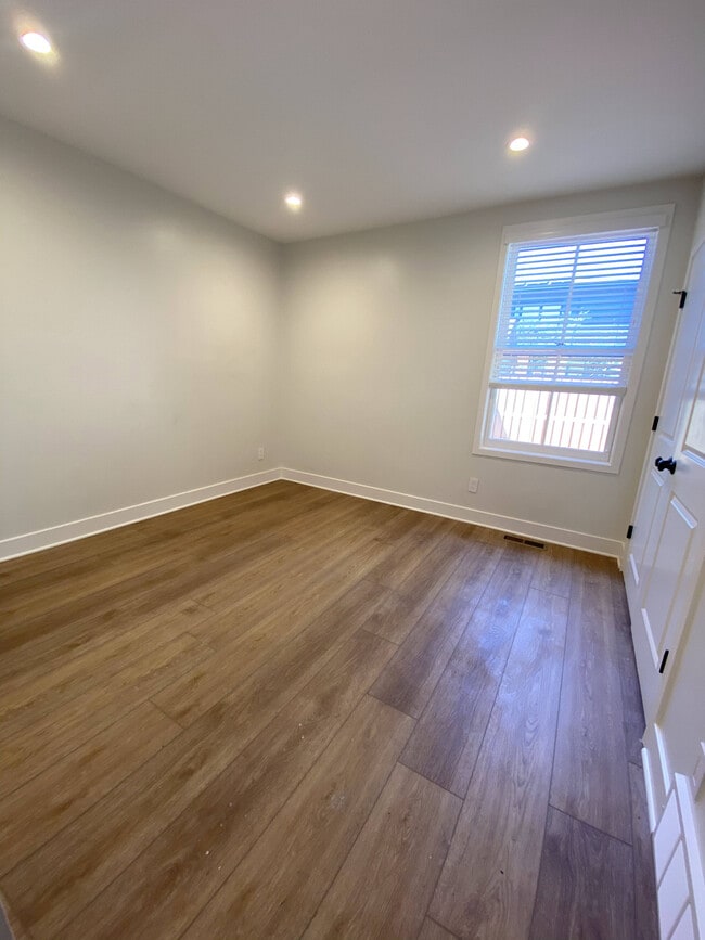 Photo - 252 Jackson St