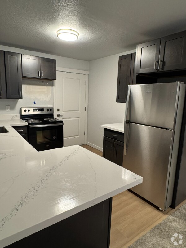 Building Photo - 808 Main St Rental