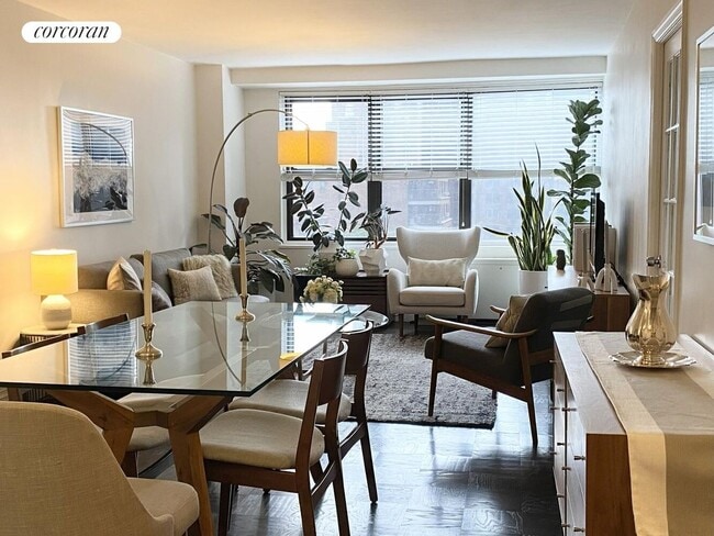 Building Photo - 305 E 40th St