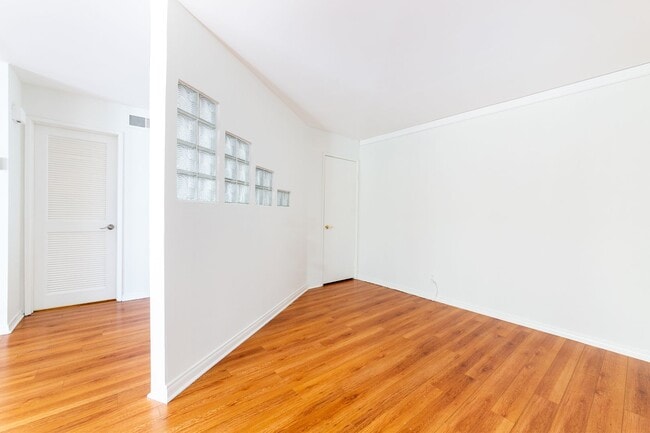 Photo - High Rise Condo 1bed 2 Full Bath