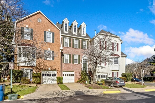 Photo - 8015 Merry Oaks Ln