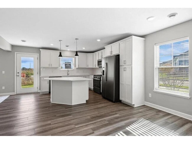 Building Photo - 23310 Amber Dr