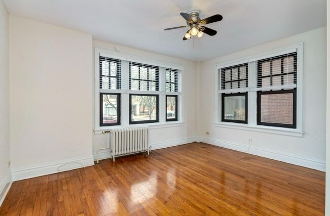 Photo - 5616-41 Pershing Unidad 41