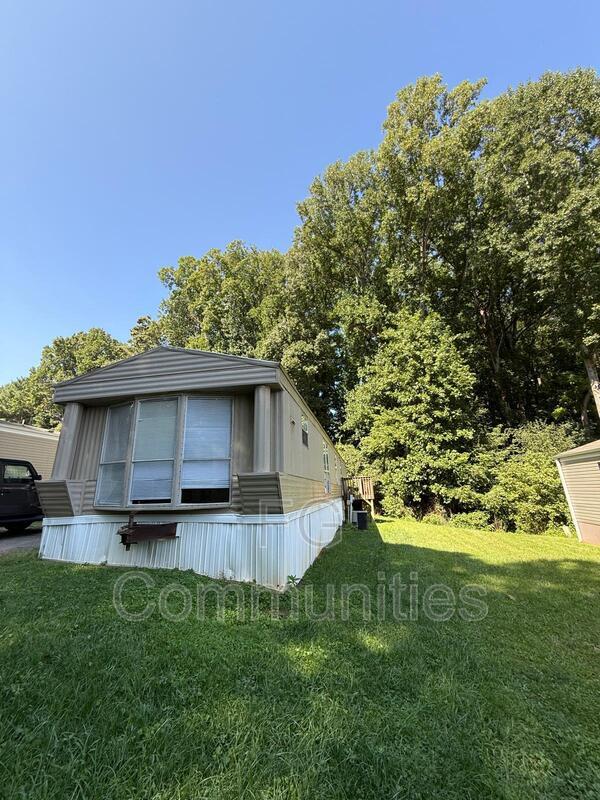 Photo - 3160 Dunn St