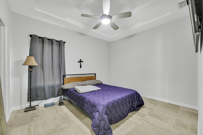 708 E La Cantera Ave