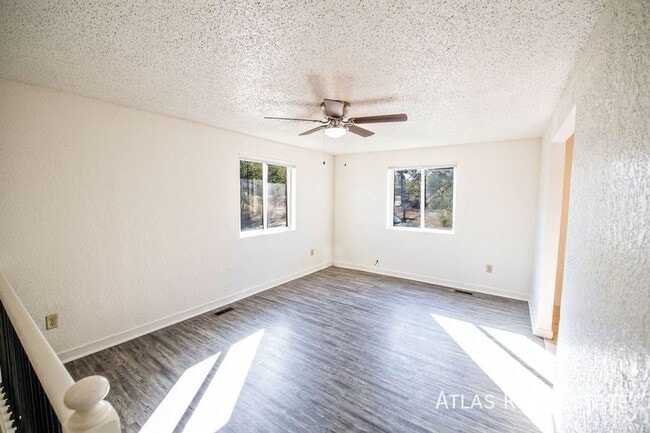 Photo - 2003 W Caspian Pl