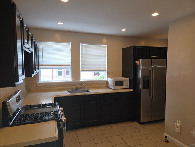 Photo - 48 Hazelwood Ave Unit Apt 1