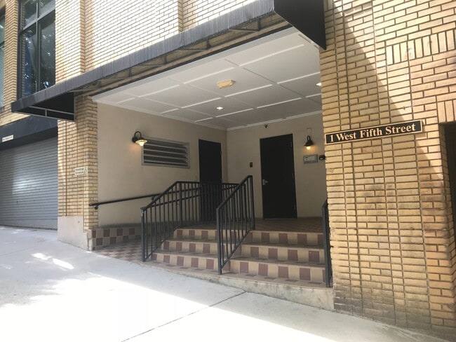 Building Photo - 1 W FIFTH ST Unit 1 W FIFTH ST 205 Rental