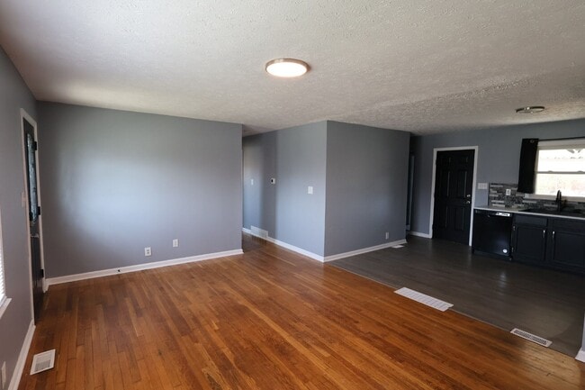Photo - 308 Larkwood Dr