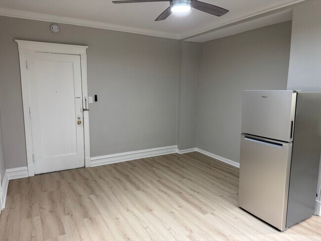 Photo - 4363 N Kenmore Ave Unit 209