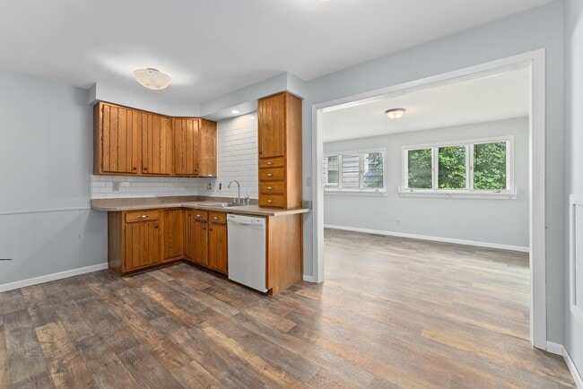 Photo - 1110 S Main Ave Unit Main Floor