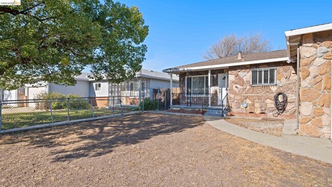 Photo - 172 William Way