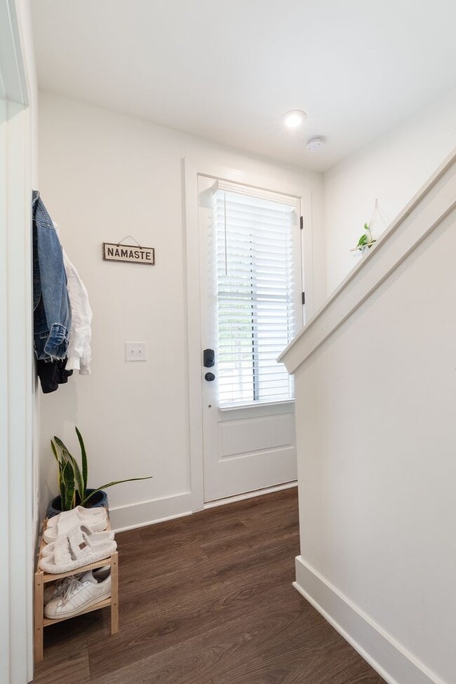 Photo - Stylish Townhome Minutes From Grant Park a...