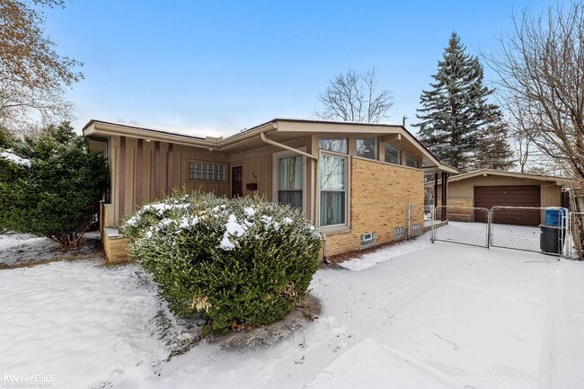 Photo - 5342 Streefkerk Dr