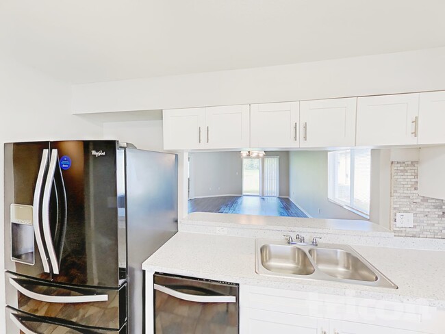 Photo - 533 Scarlet Maple Ct