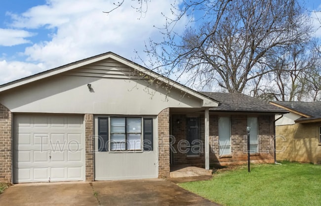 Photo - 429 E Hillcrest Ln
