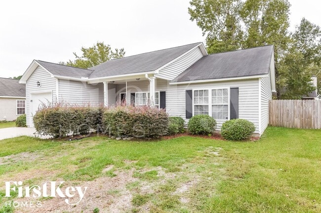 Photo - 435 Stephanie Dr