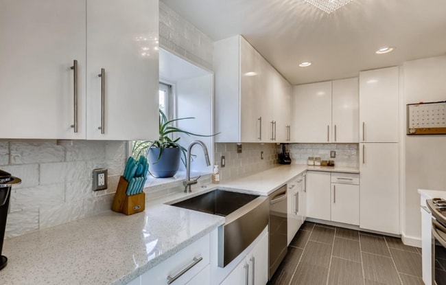 Photo - 8031 Stuart St