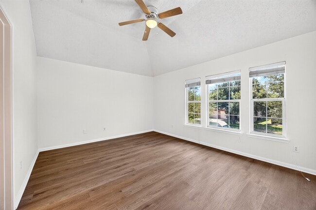 Building Photo - 19246 Hopeview Ct