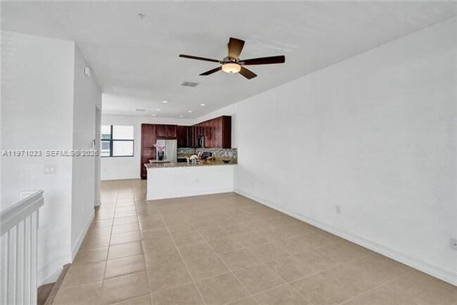 Photo - 11351 SW 15th St Unidad 11351 SW 15th St  11351