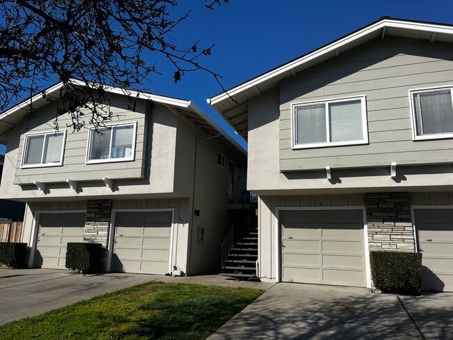 Building Photo - 1675 Whitwood Ln Unit one