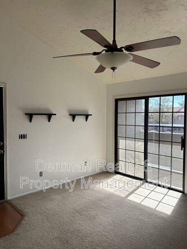 Photo - 533 W Guadalupe Rd