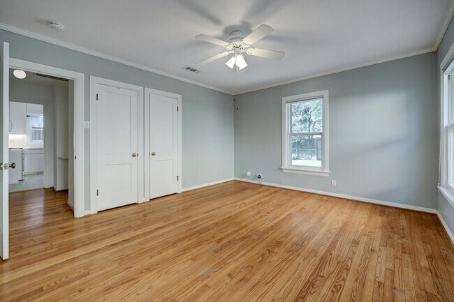 Photo - 2910 Plumb St