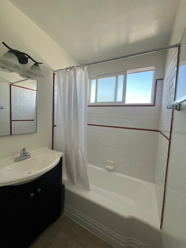 Photo - 2610-2612 Santa Monica Blvd