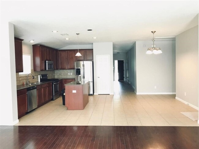 Photo - 2016 Leisure Ln