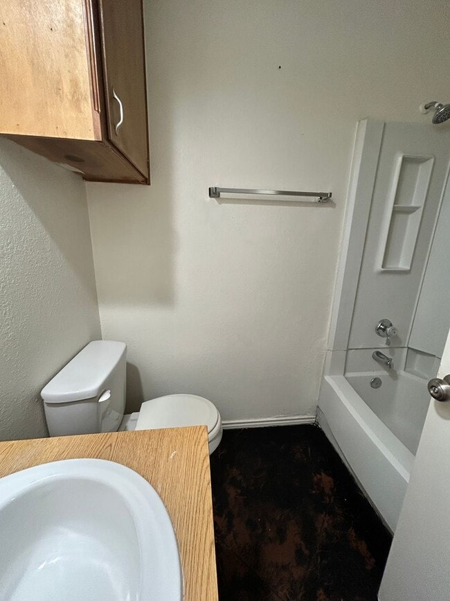 Photo - 4622 Erskine St Unit A