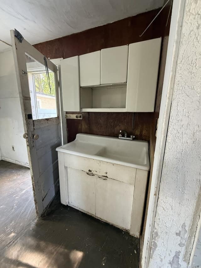 Photo - 1700 W Grand Ave