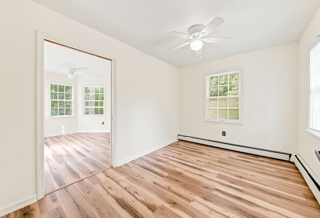Photo - 8 McCroy Dr