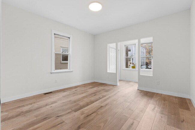 Photo - 3 Edison Pl Unit 1