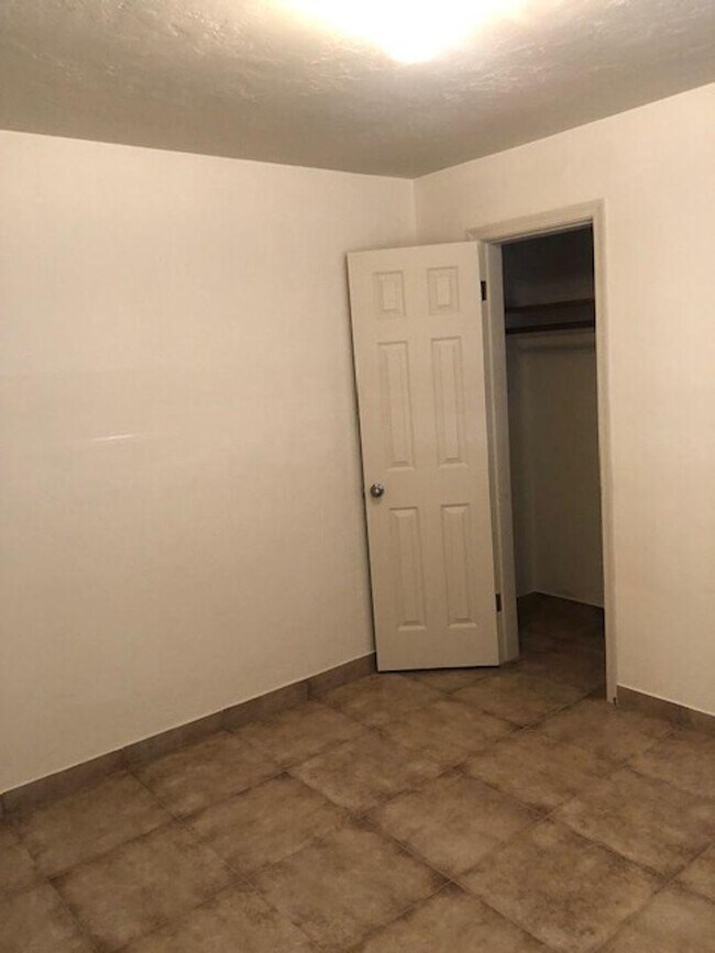 Photo - 4814 E Hampton St