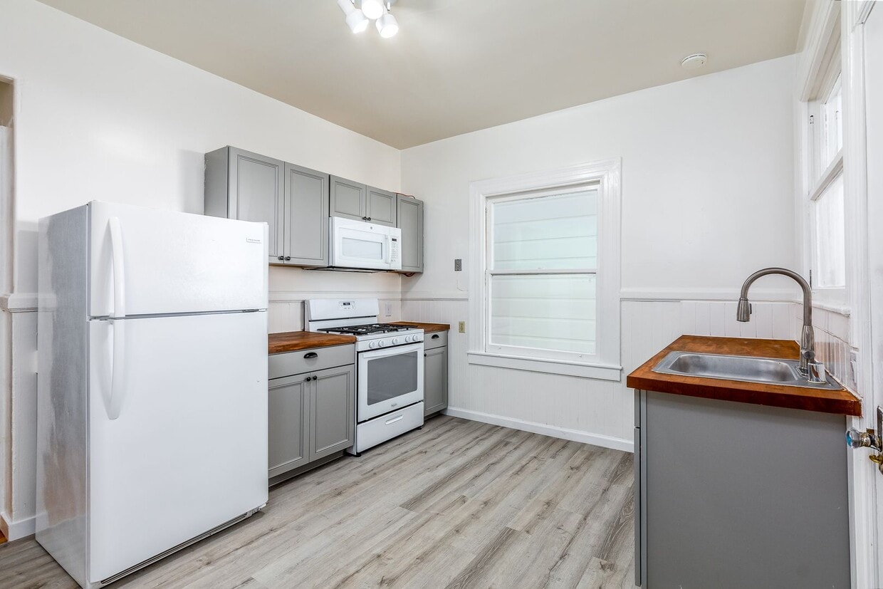 Photo - Outside Leasing - 1035-1039A Sanchez Street