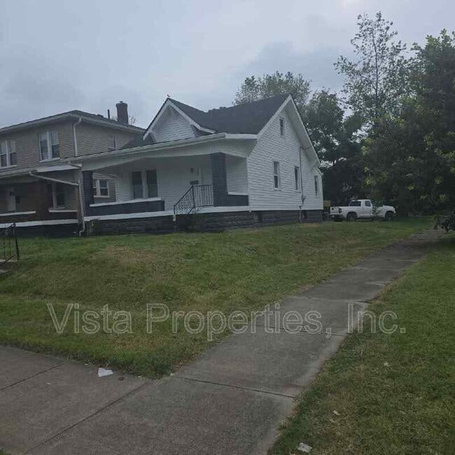 Photo - 835 S 38th St House