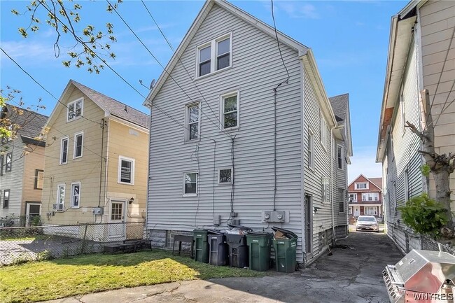 Photo - 215 Stevenson St