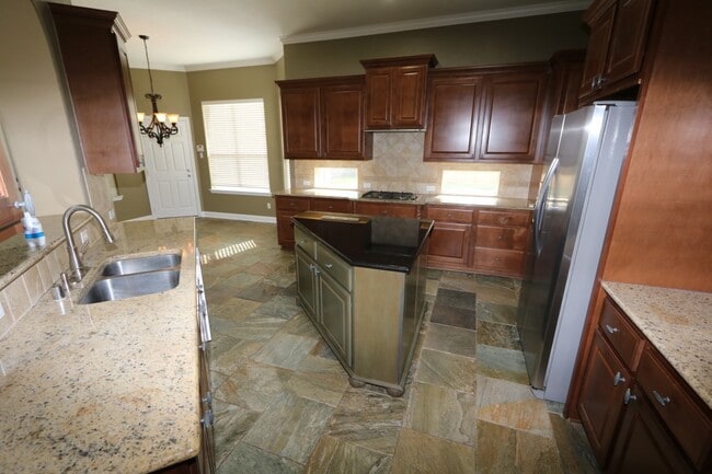 Photo - 7102 Spring Run Ln