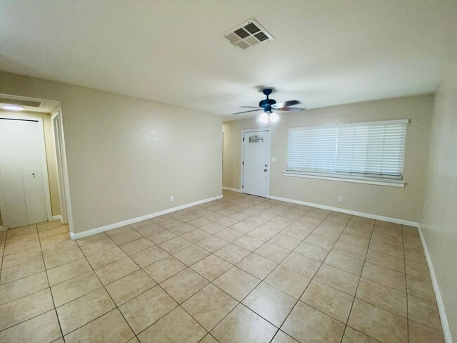 Photo - 1168 E Lexington Ave