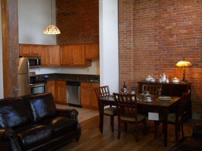 Photo - Glen Street Associates Apartments