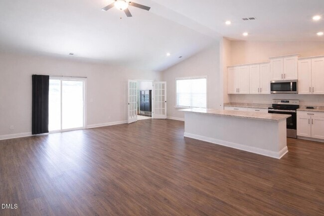 Photo - 108 Blue Hydrangea Wy