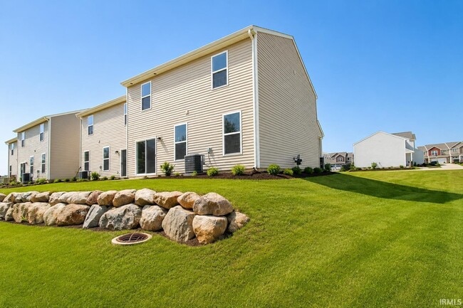 Photo - 3563 Canal Square Dr