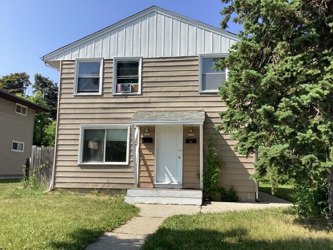 Photo - 7122-7124-7124 W Silver Spring Dr Unit Lower (7122)