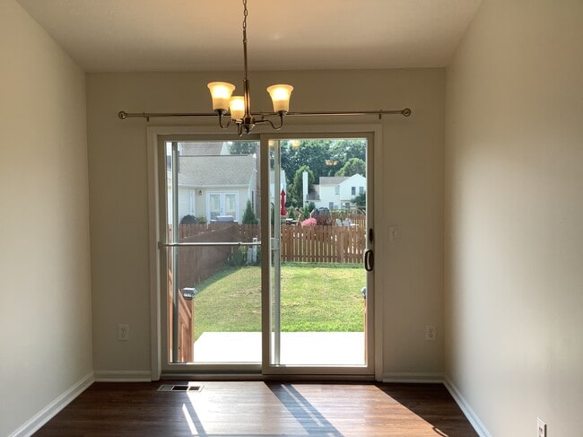 Photo - 807 Mill Run Dr