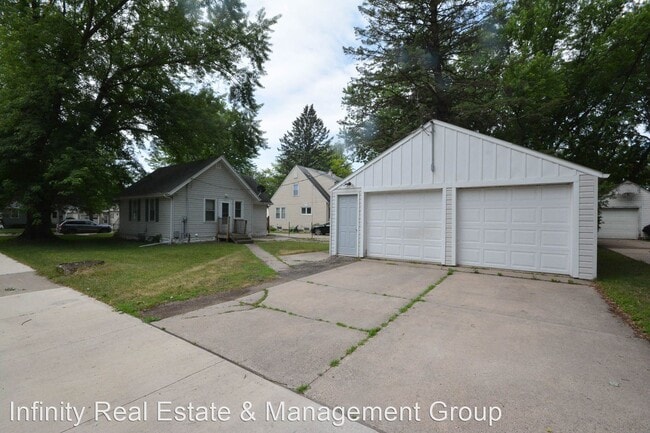 Photo - 2 br, 1 bath House - 800 12th Ave NW