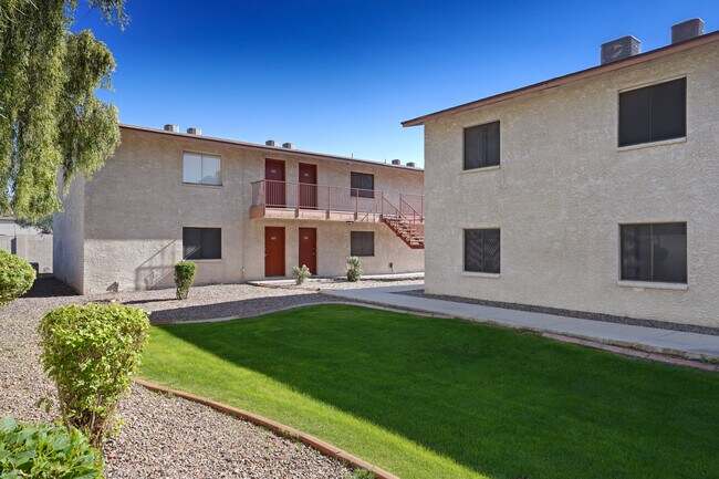 Foothills Court Apartments