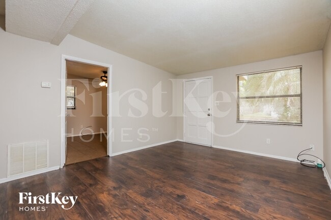 Photo - 1030 Maxey Dr