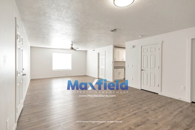 Photo - Pet Friendly Main Floor 3BD 2BA 2GA Unit Near Costco and High School Unit 1